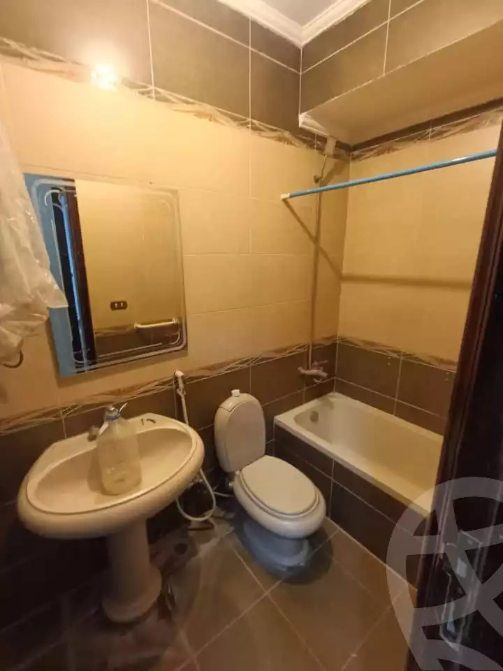 https://aqarmap.com.eg/ar/listing/5993961-for-rent-cairo-mokattam-lhdb-l-ly