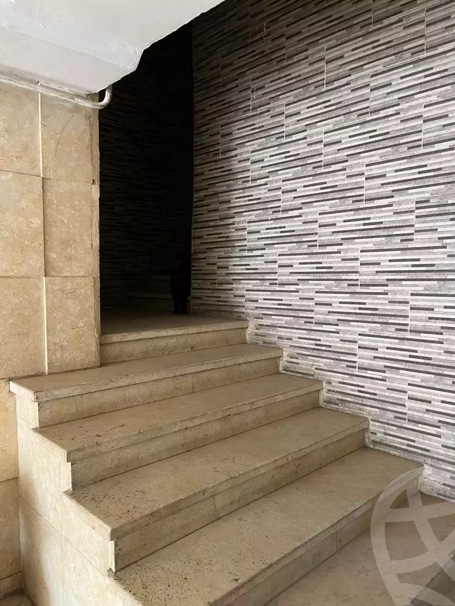 https://aqarmap.com.eg/en/listing/5998319-for-sale-cairo-mokattam-lhdb-l-ly-shareaa-9