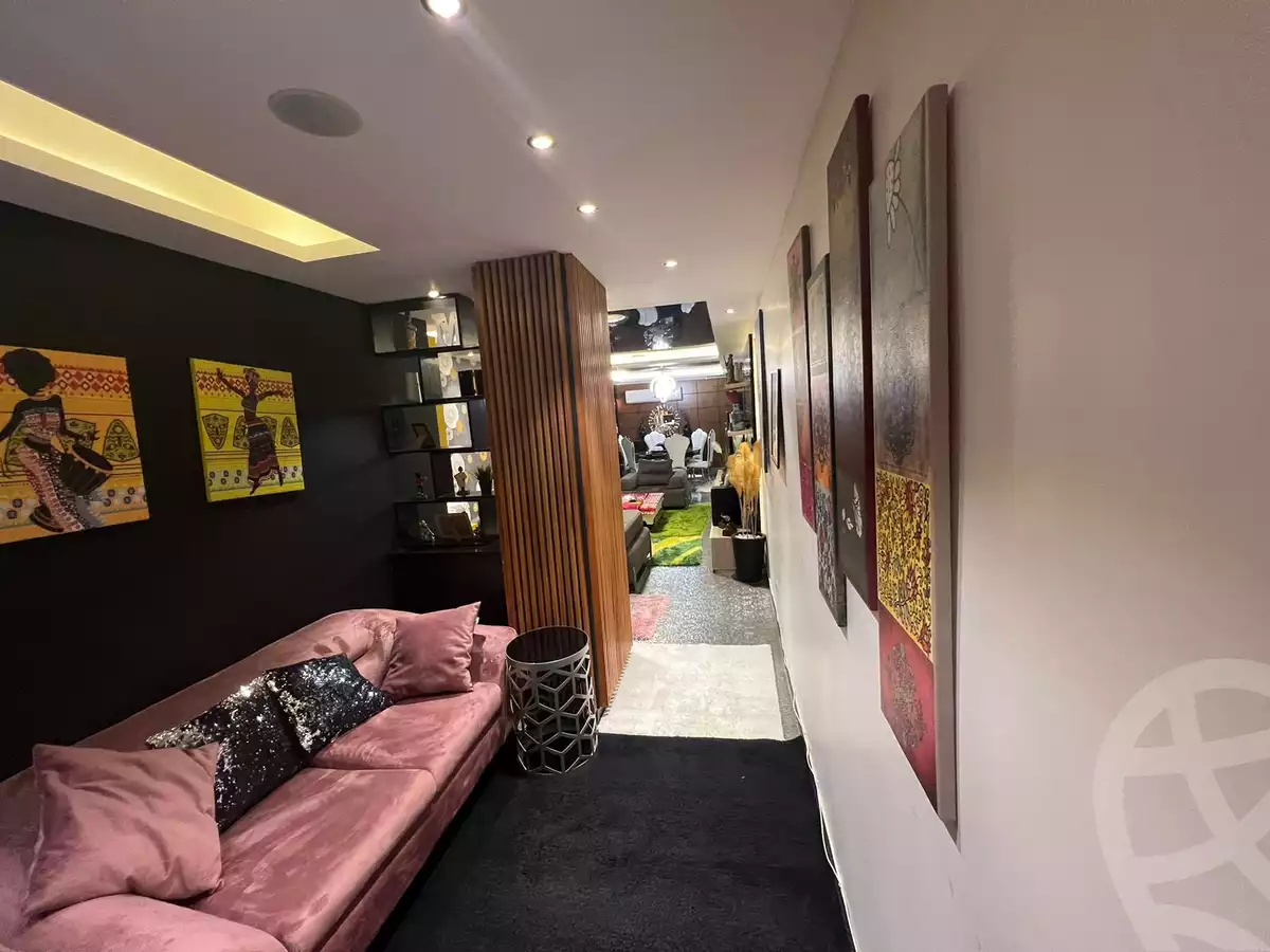 https://aqarmap.com.eg/en/listing/5999296-for-sale-cairo-el-sheikh-zayed-city-compounds-kmbwnd-ljwmn
