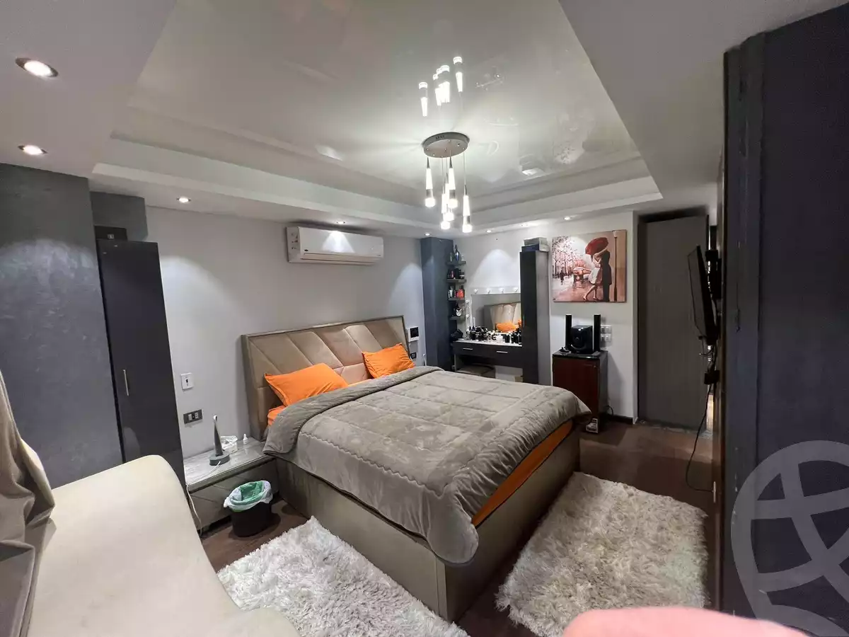 https://aqarmap.com.eg/en/listing/5999296-for-sale-cairo-el-sheikh-zayed-city-compounds-kmbwnd-ljwmn