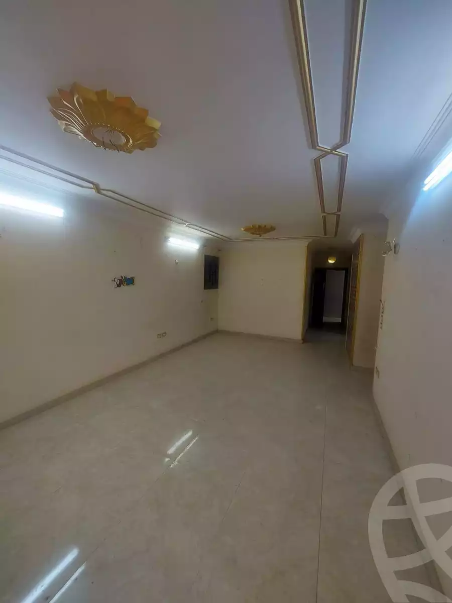 https://aqarmap.com.eg/en/listing/6000119-for-sale-cairo-helwan-helwan-el-sharkeya-mostafa-safwat-st