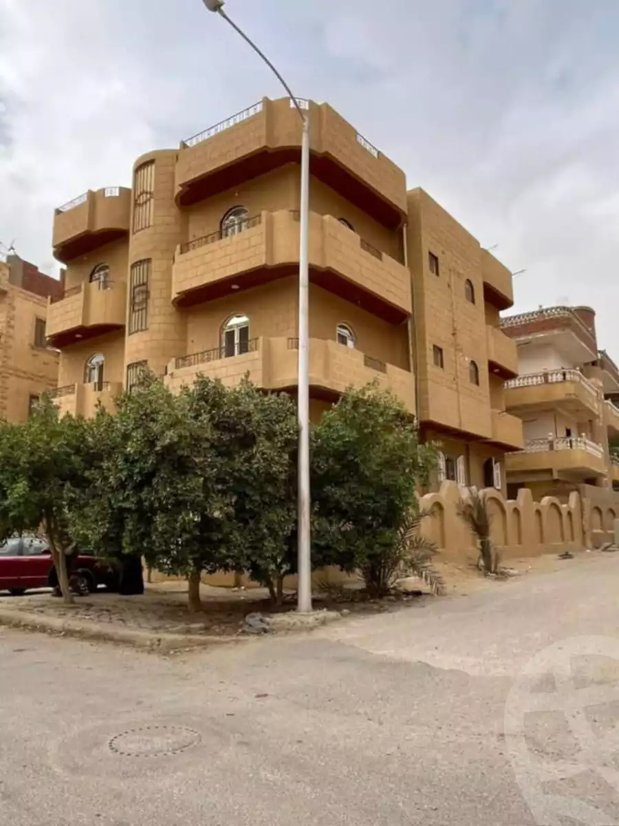 https://aqarmap.com.eg/en/listing/6000401-for-sale-cairo-15th-of-may-Neighbourhood 10