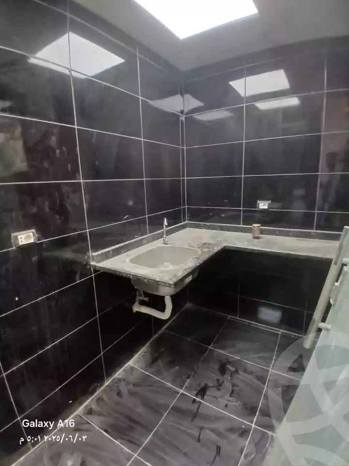 https://aqarmap.com.eg/ar/listing/6002812-for-rent-cairo-mokattam-lhdb-l-ly