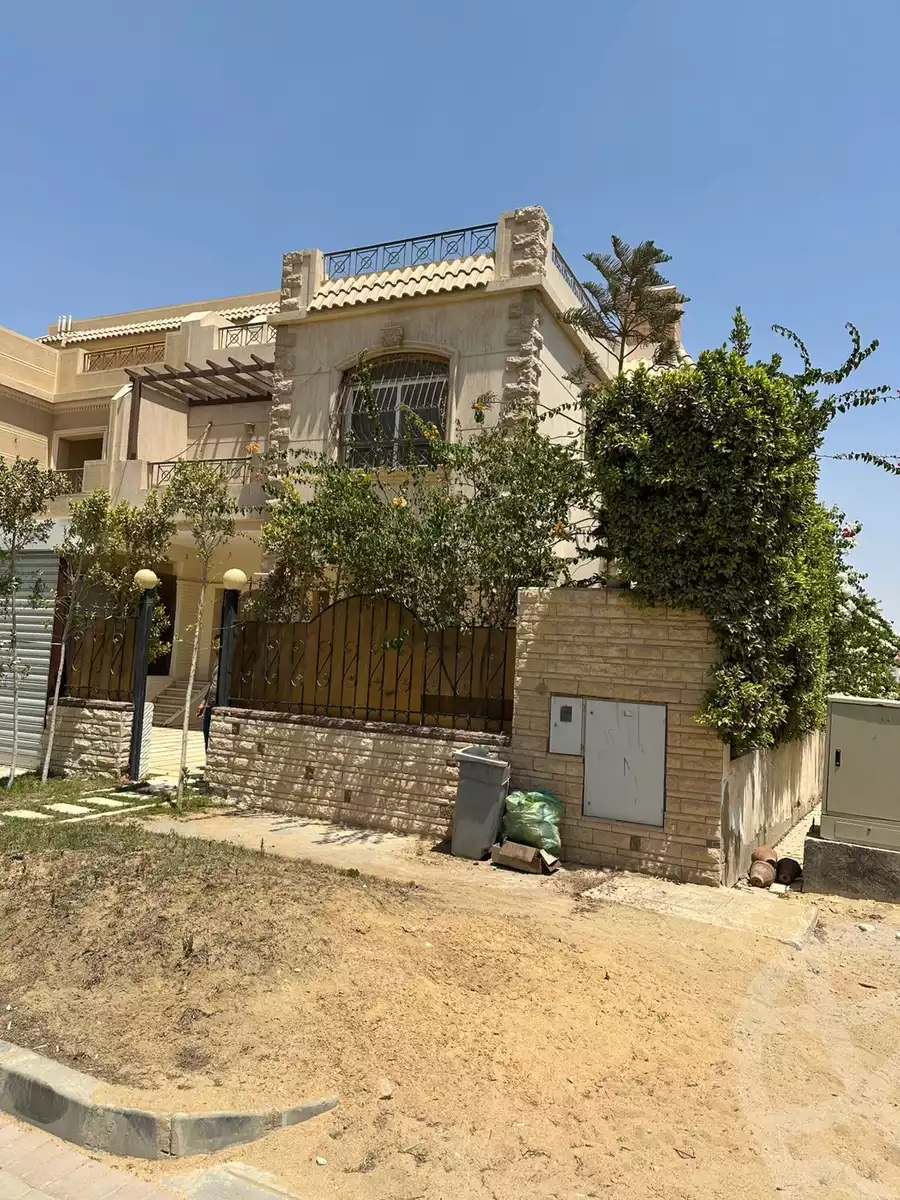 https://aqarmap.com.eg/en/listing/5501207-for-sale-cairo-6th-of-october-compounds-dream-land-flower-resort