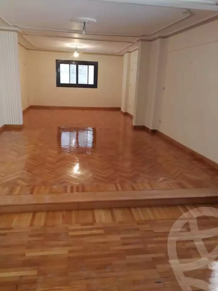https://aqarmap.com.eg/ar/listing/6008466-for-sale-alexandria-glim