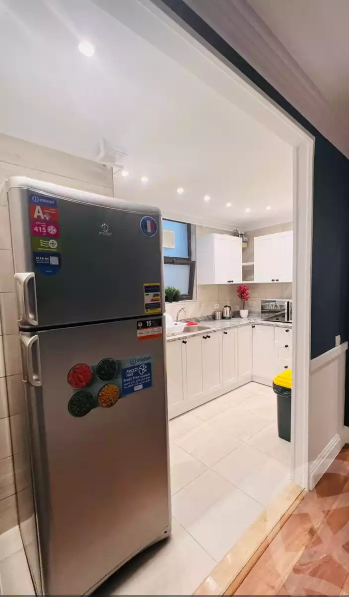 https://aqarmap.com.eg/en/listing/6010583-for-rent-cairo-el-sheikh-zayed-city-compounds-kmbwnd-wyst-twn-swdyk