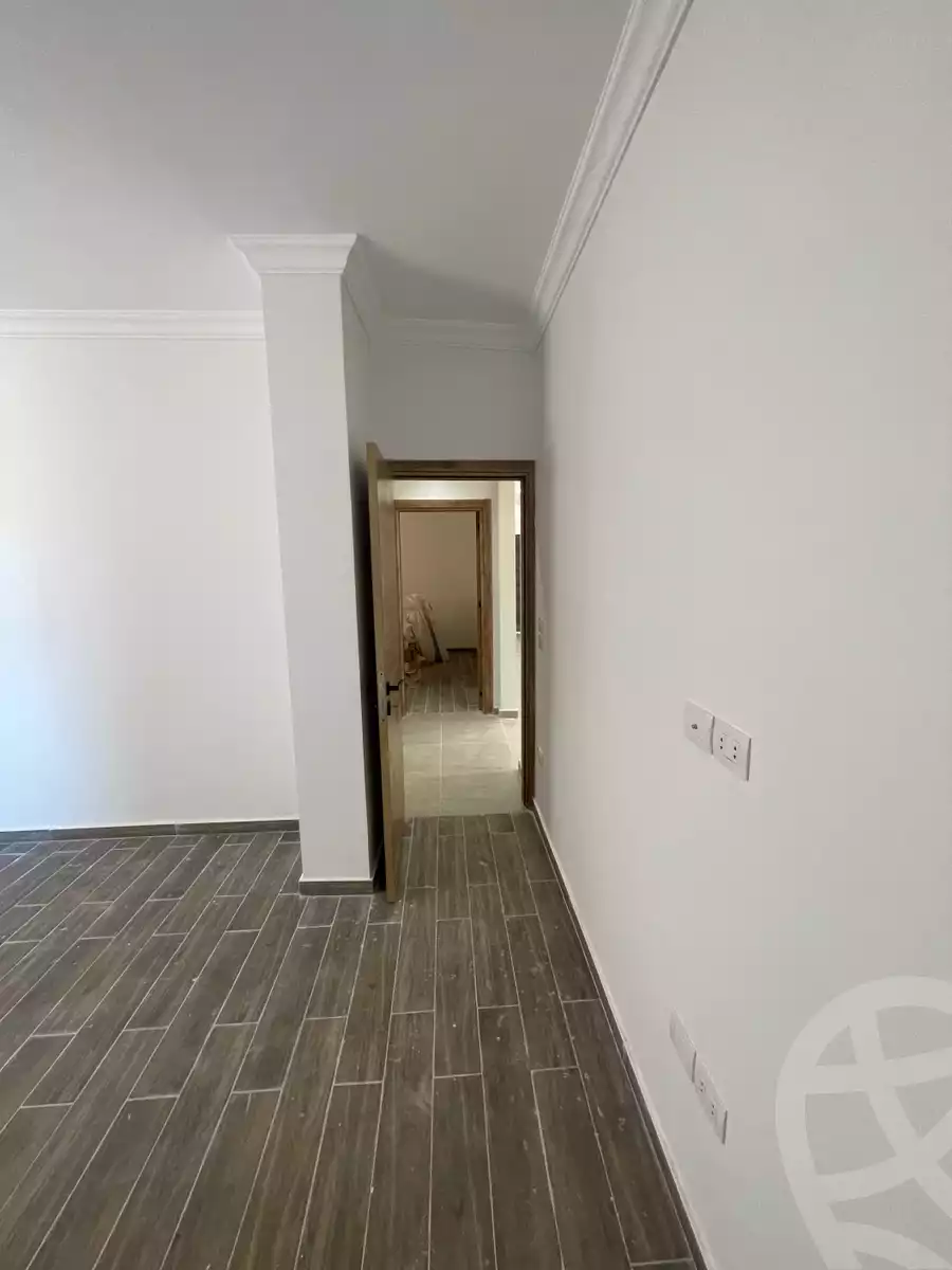 https://aqarmap.com.eg/ar/listing/6016467-for-rent-cairo-new-cairo-south-investors-mohammed-nagib-axis-st