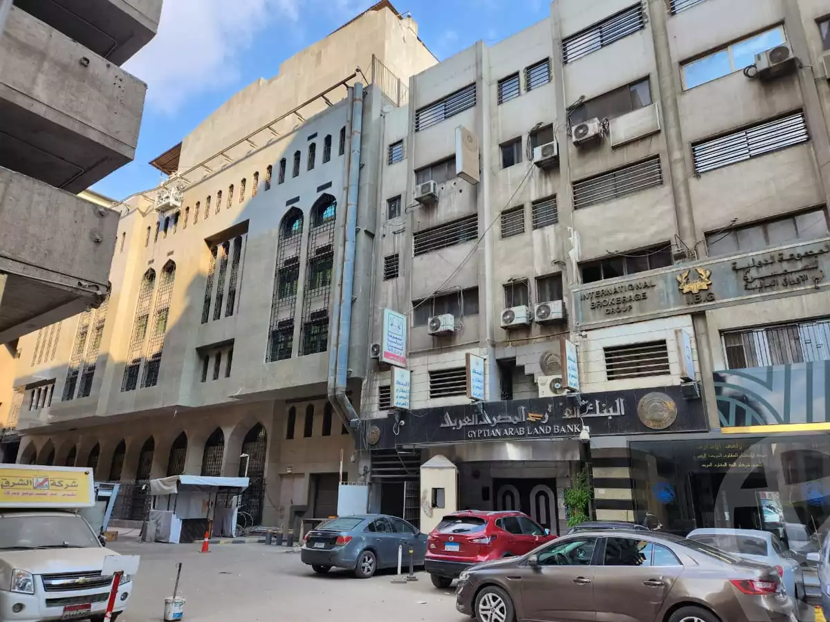 https://aqarmap.com.eg/en/listing/6018000-for-sale-cairo-downtown-el-azbakya-el-gomhoreya-st