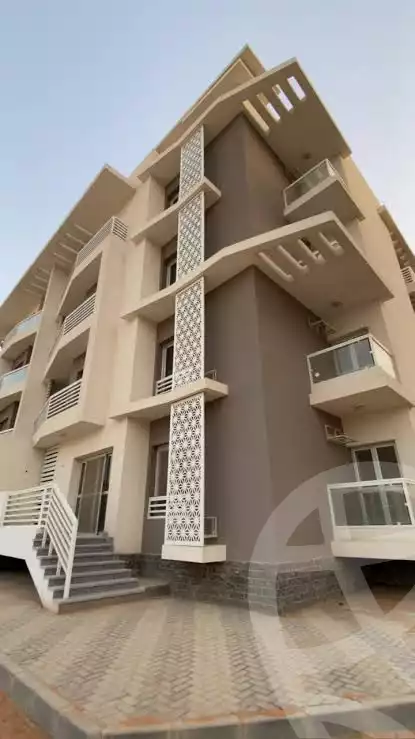 https://aqarmap.com.eg/ar/listing/6023093-for-sale-cairo-el-sheikh-zayed-city-compounds-el-khamayel