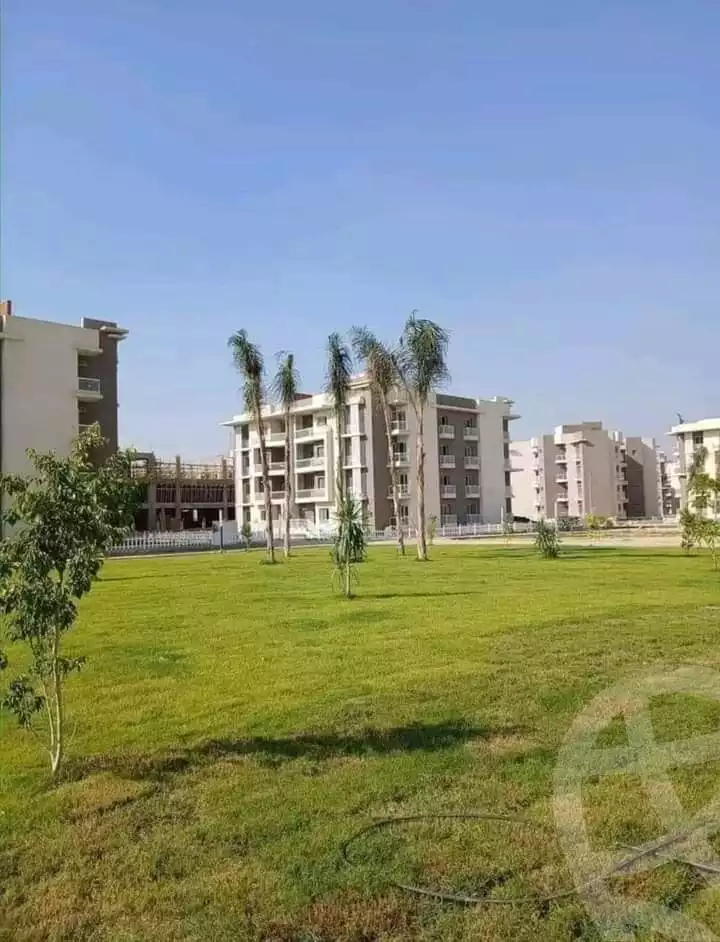 https://aqarmap.com.eg/ar/listing/6023093-for-sale-cairo-el-sheikh-zayed-city-compounds-el-khamayel