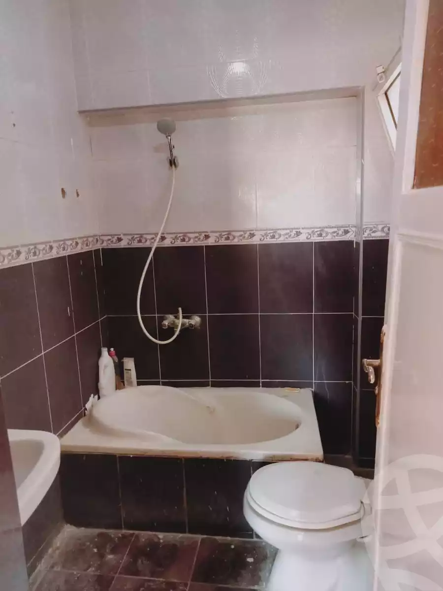 https://aqarmap.com.eg/ar/listing/6023101-for-sale-cairo-mokattam-el-hadabah-el-wosta-6th-zone-salah-eldeen-alayobi-st