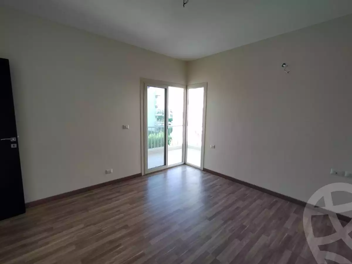 https://aqarmap.com.eg/en/listing/6023125-for-sale-cairo-el-sheikh-zayed-city-compounds-dh-drys