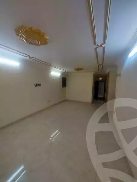 https://aqarmap.com.eg/en/listing/6027956-for-sale-cairo-helwan-helwan-el-sharkeya-mostafa-safwat-st