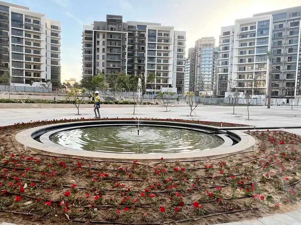 https://aqarmap.com.eg/en/listing/6028629-for-sale-cairo-el-sheikh-zayed-city-compounds-zyd-wr-llttwyr-park-towers-zed-el-sheikh-zayed-compound