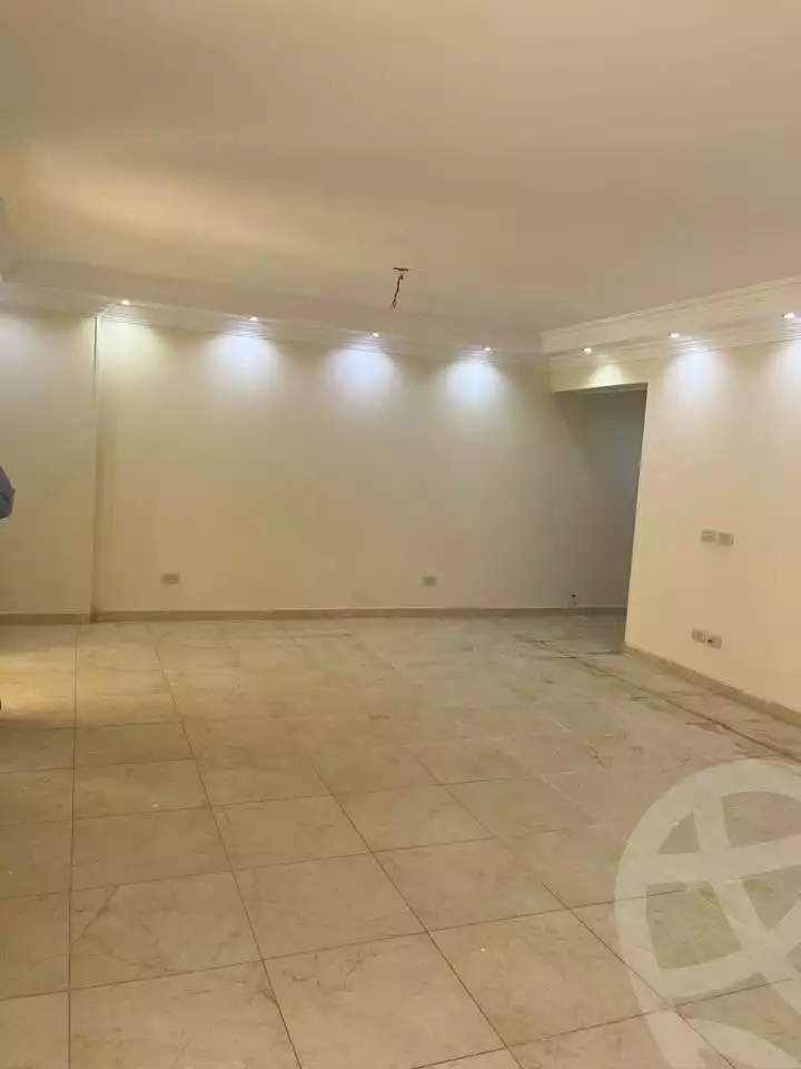 https://aqarmap.com.eg/ar/listing/6031936-for-sale-cairo-mokattam-compounds
