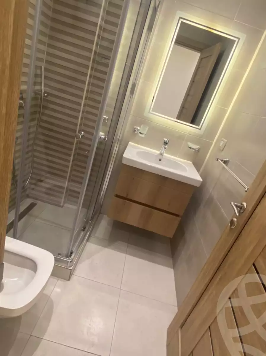 https://aqarmap.com.eg/en/listing/6037953-for-rent-cairo-new-cairo-lrhb-city-phase-1-ahmed-rami-st