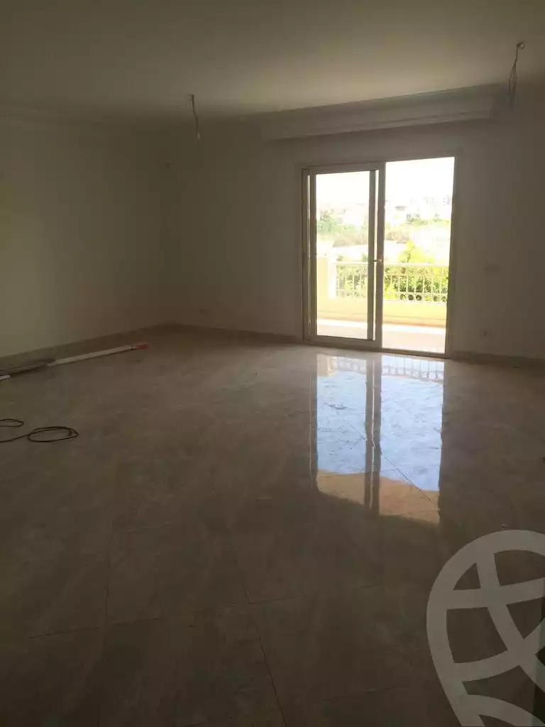 https://aqarmap.com.eg/en/listing/6041871-for-sale-cairo-el-sheikh-zayed-city-compounds-greens