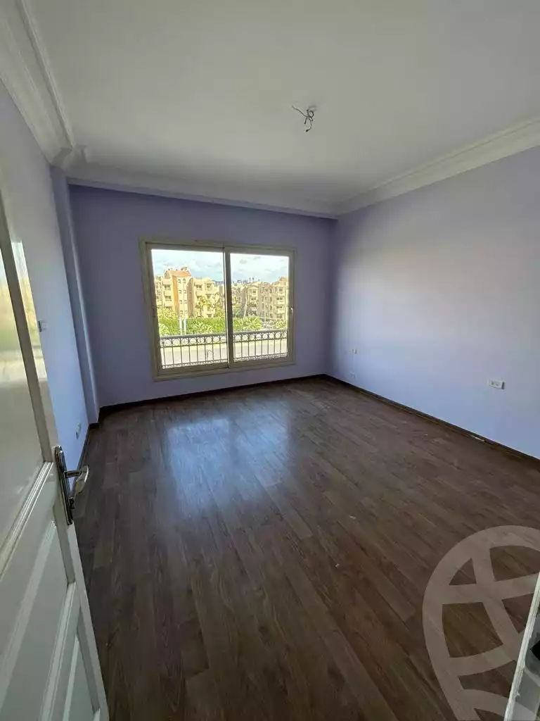 https://aqarmap.com.eg/en/listing/6041871-for-sale-cairo-el-sheikh-zayed-city-compounds-greens