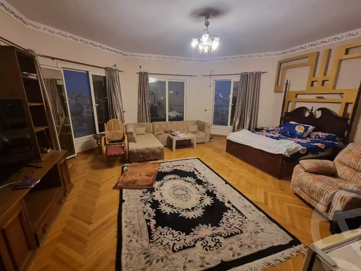 https://aqarmap.com.eg/en/listing/6048929-for-sale-cairo-el-sheikh-zayed-city-compounds-royal-city