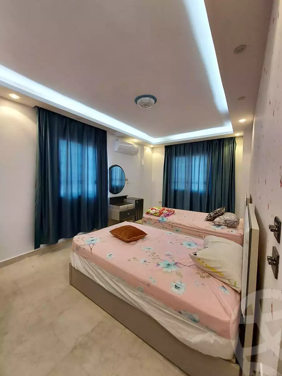 https://aqarmap.com.eg/en/listing/6048988-for-sale-cairo-el-sheikh-zayed-city-compounds-el-yasmeen-compound