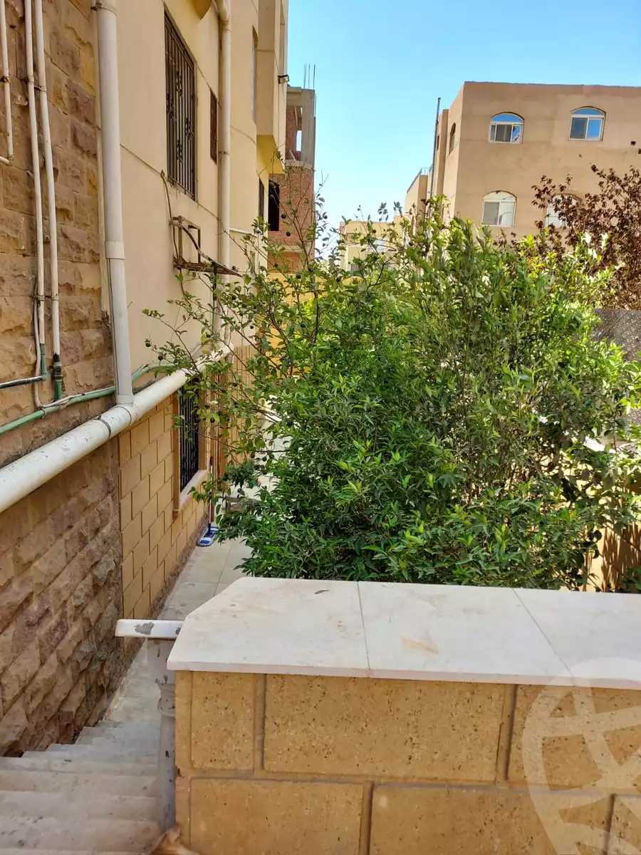 https://aqarmap.com.eg/en/listing/6048988-for-sale-cairo-el-sheikh-zayed-city-compounds-el-yasmeen-compound