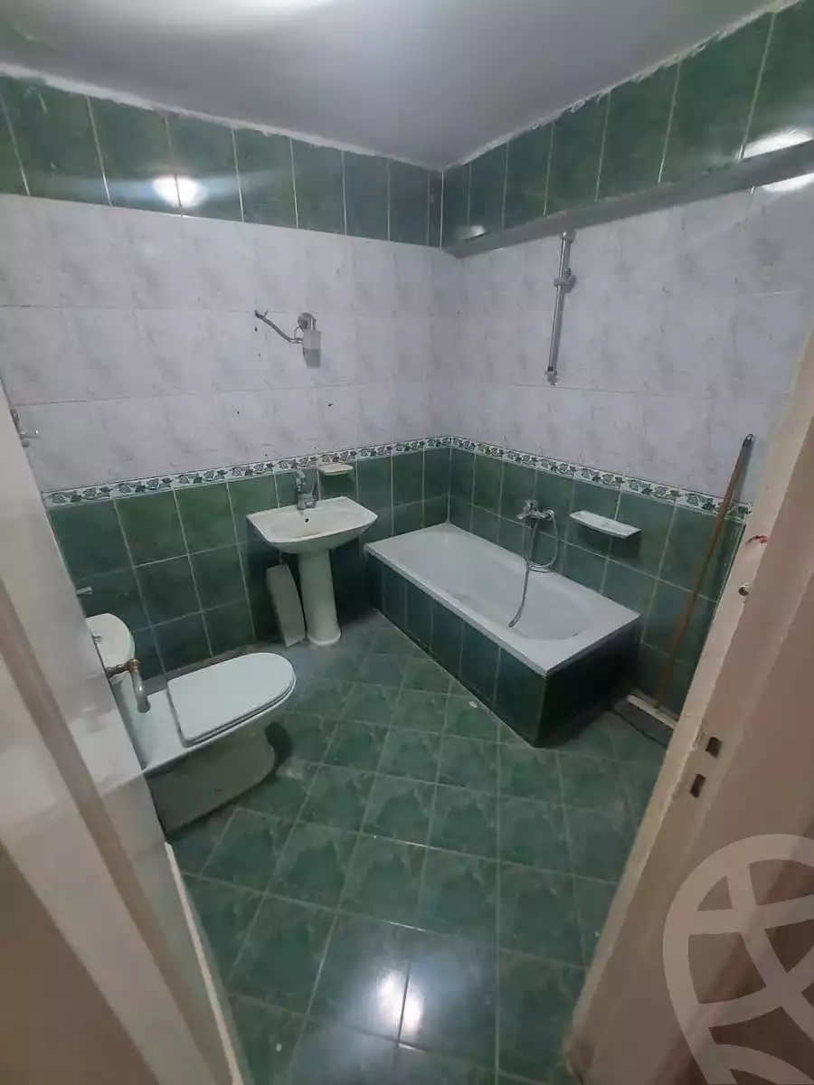 https://aqarmap.com.eg/en/listing/6054826-for-rent-cairo-helwan-helwan-el-sharkeya-heidar-st