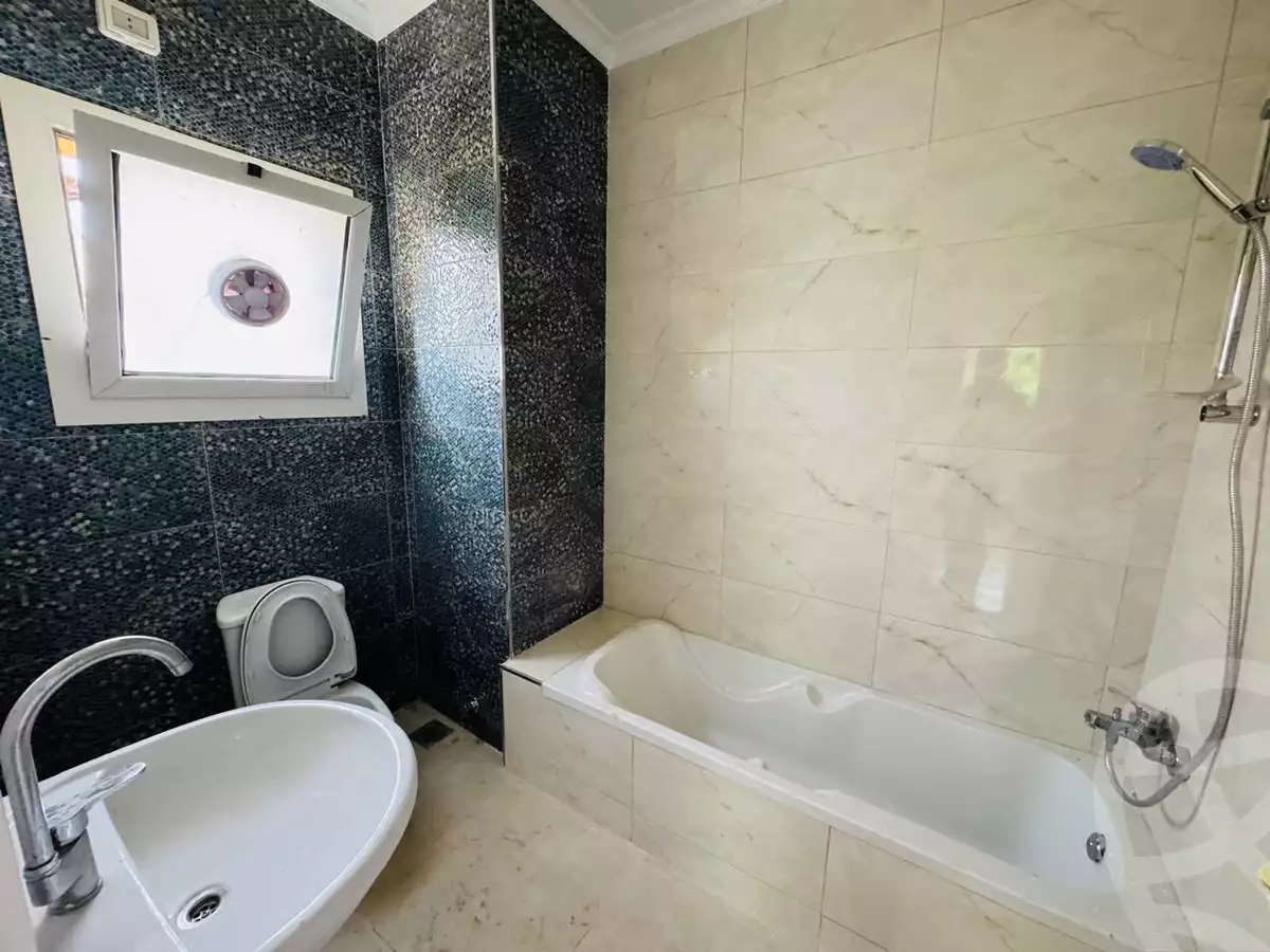 https://aqarmap.com.eg/en/listing/6060128-for-sale-cairo-new-cairo-madinaty-lmntq-lwl-fylt-group-7