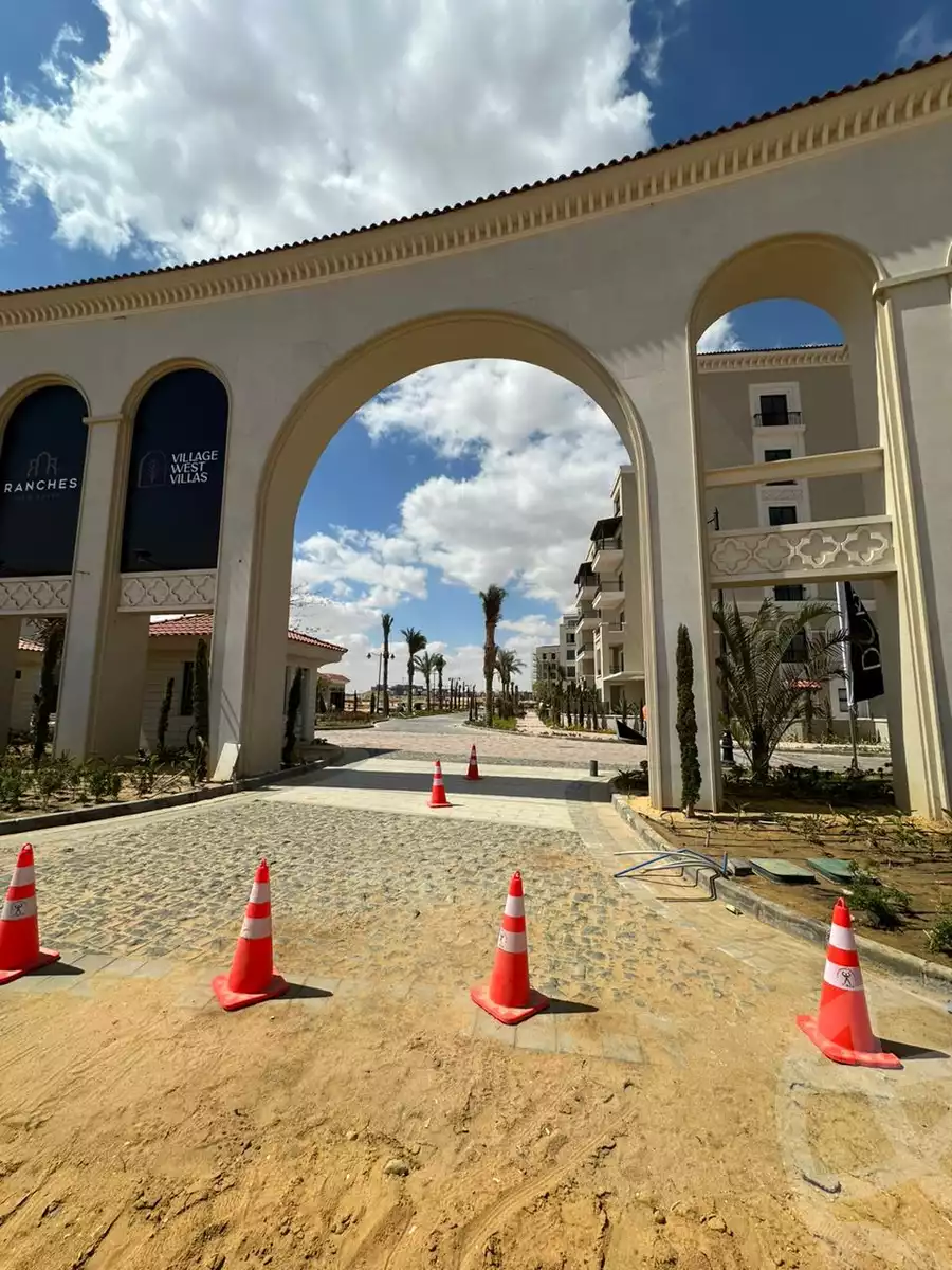 https://aqarmap.com.eg/en/listing/6060310-for-sale-cairo-el-sheikh-zayed-city-compounds-kmbwnd-fyldj-wyst-dr-llttwyr