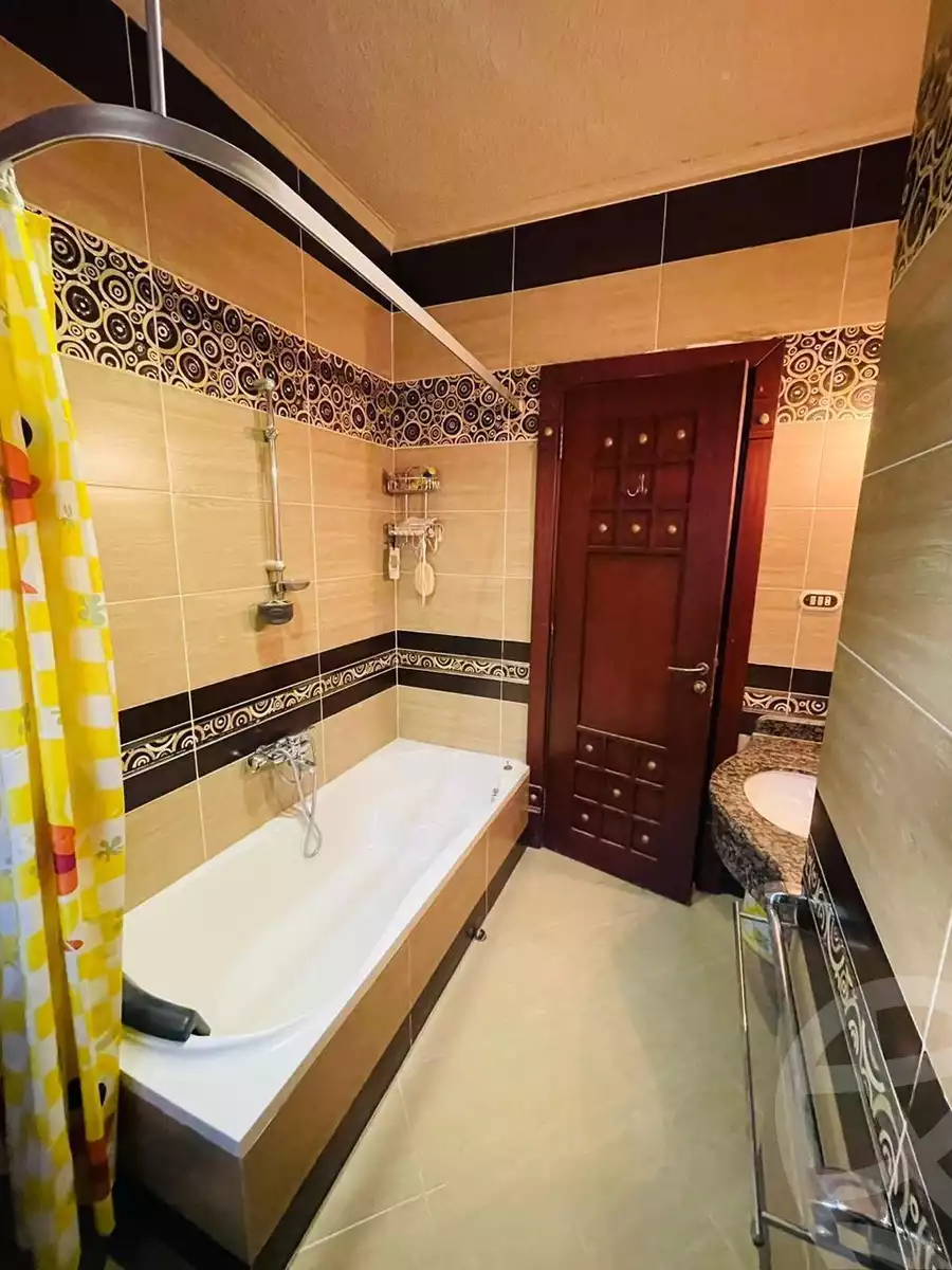 https://aqarmap.com.eg/en/listing/6062039-for-sale-cairo-el-sheikh-zayed-city-compounds