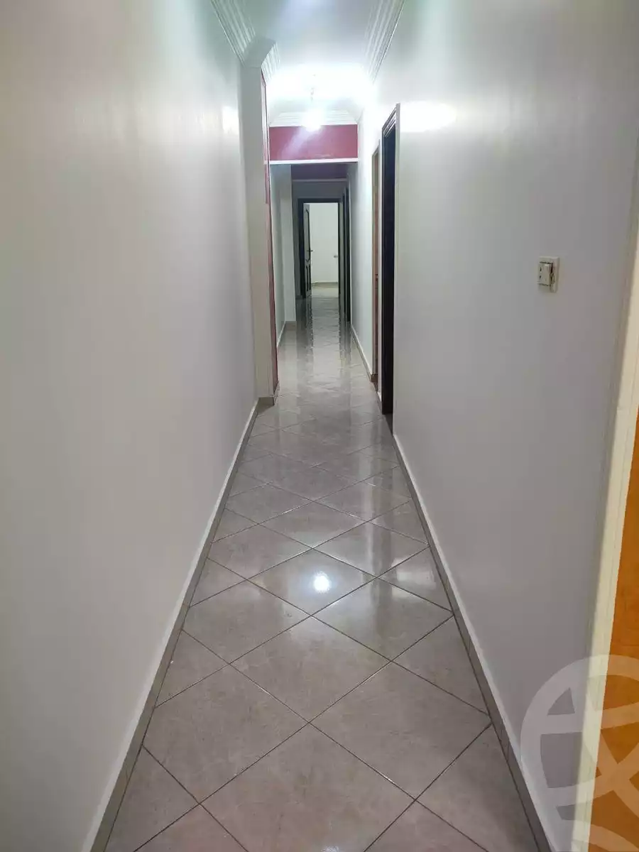 https://aqarmap.com.eg/ar/listing/6068206-for-sale-cairo-helwan-helwan-el-sharkeya-mostafa-safwat-st