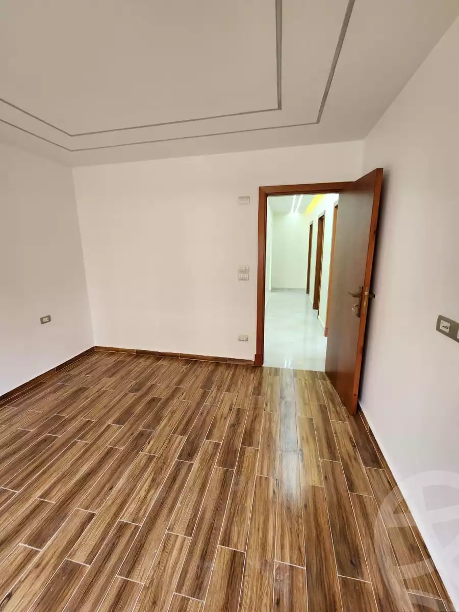 https://aqarmap.com.eg/en/listing/6068825-for-sale-cairo-el-sheikh-zayed-city-compounds-el-khamayel