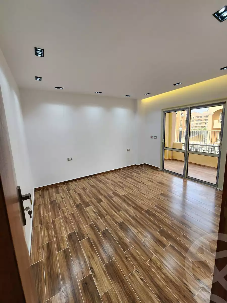 https://aqarmap.com.eg/en/listing/6068915-for-sale-cairo-el-sheikh-zayed-city-compounds-el-khamayel