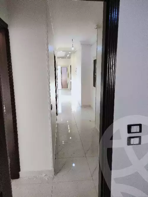 https://aqarmap.com.eg/en/listing/6065407-for-sale-cairo-el-sheikh-zayed-city-el-hay-el-thaleth-ashaer-area-3-street-20