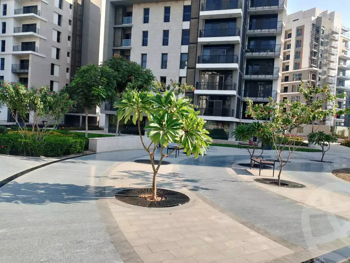 https://aqarmap.com.eg/ar/listing/6079547-for-sale-cairo-el-sheikh-zayed-city-compounds-zyd-wr-llttwyr