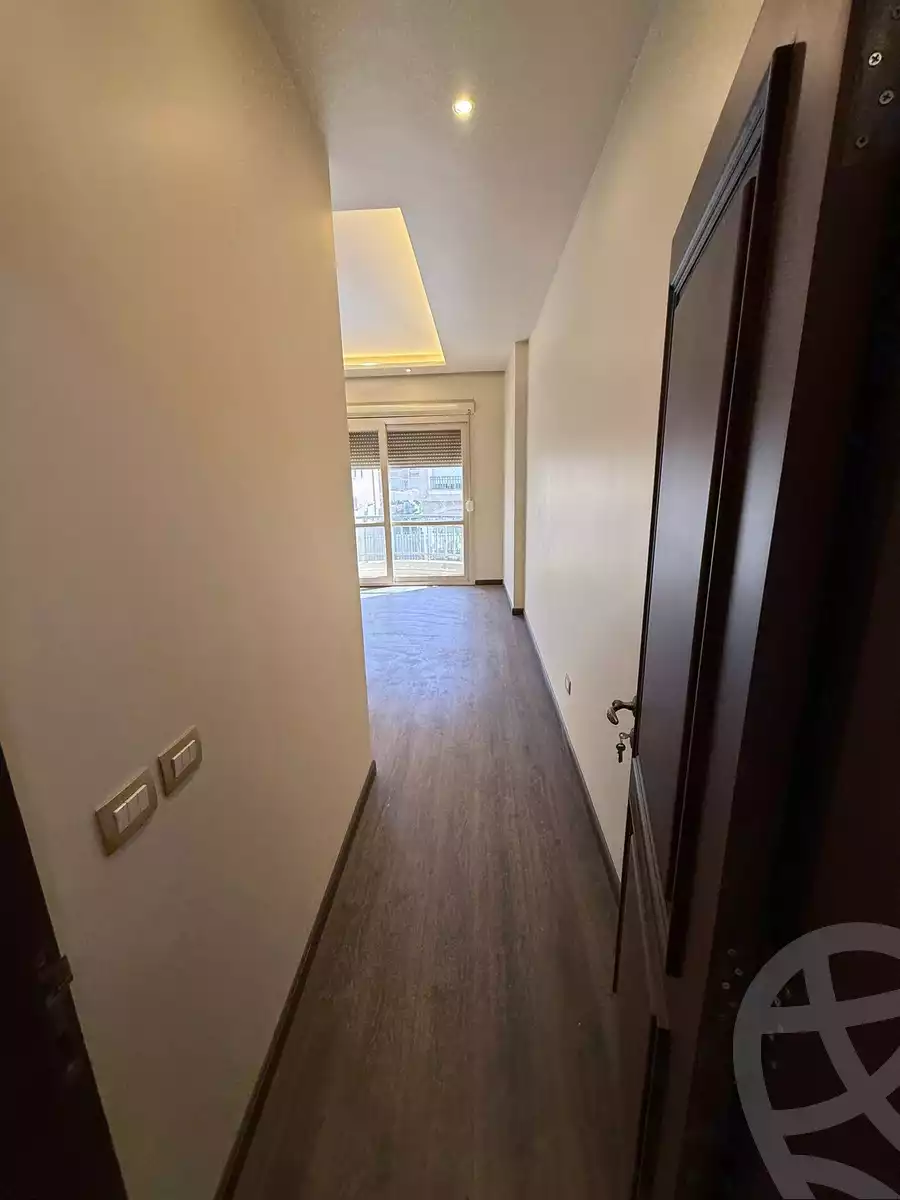 https://aqarmap.com.eg/en/listing/6080219-for-sale-cairo-new-cairo-compounds-el-patio-oro