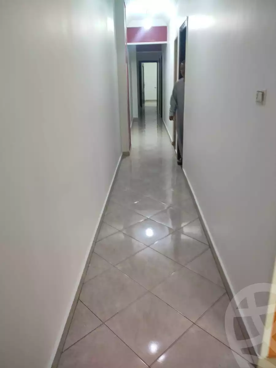 https://aqarmap.com.eg/ar/listing/6082039-for-sale-cairo-helwan-helwan-el-sharkeya-mostafa-safwat-st