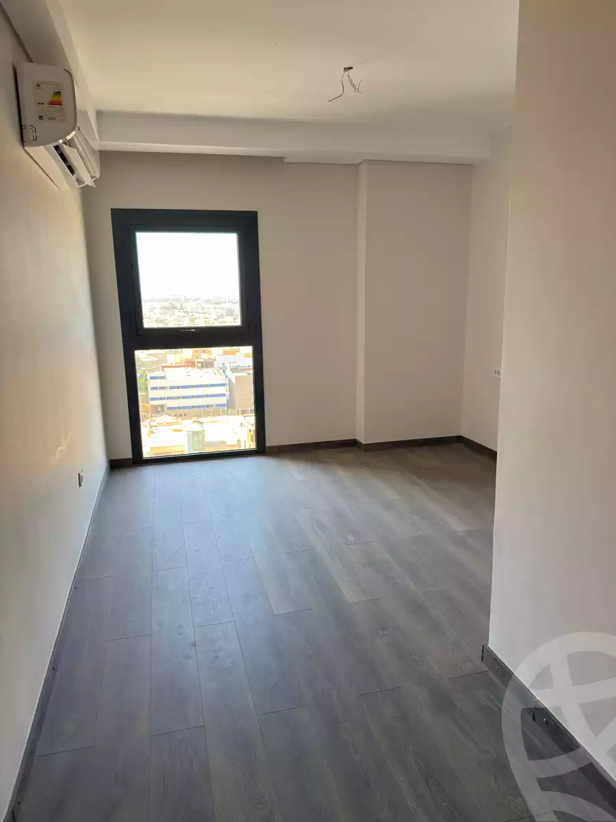 https://aqarmap.com.eg/en/listing/6086133-for-sale-cairo-el-sheikh-zayed-city-compounds-zyd-wr-llttwyr-park-side-residences