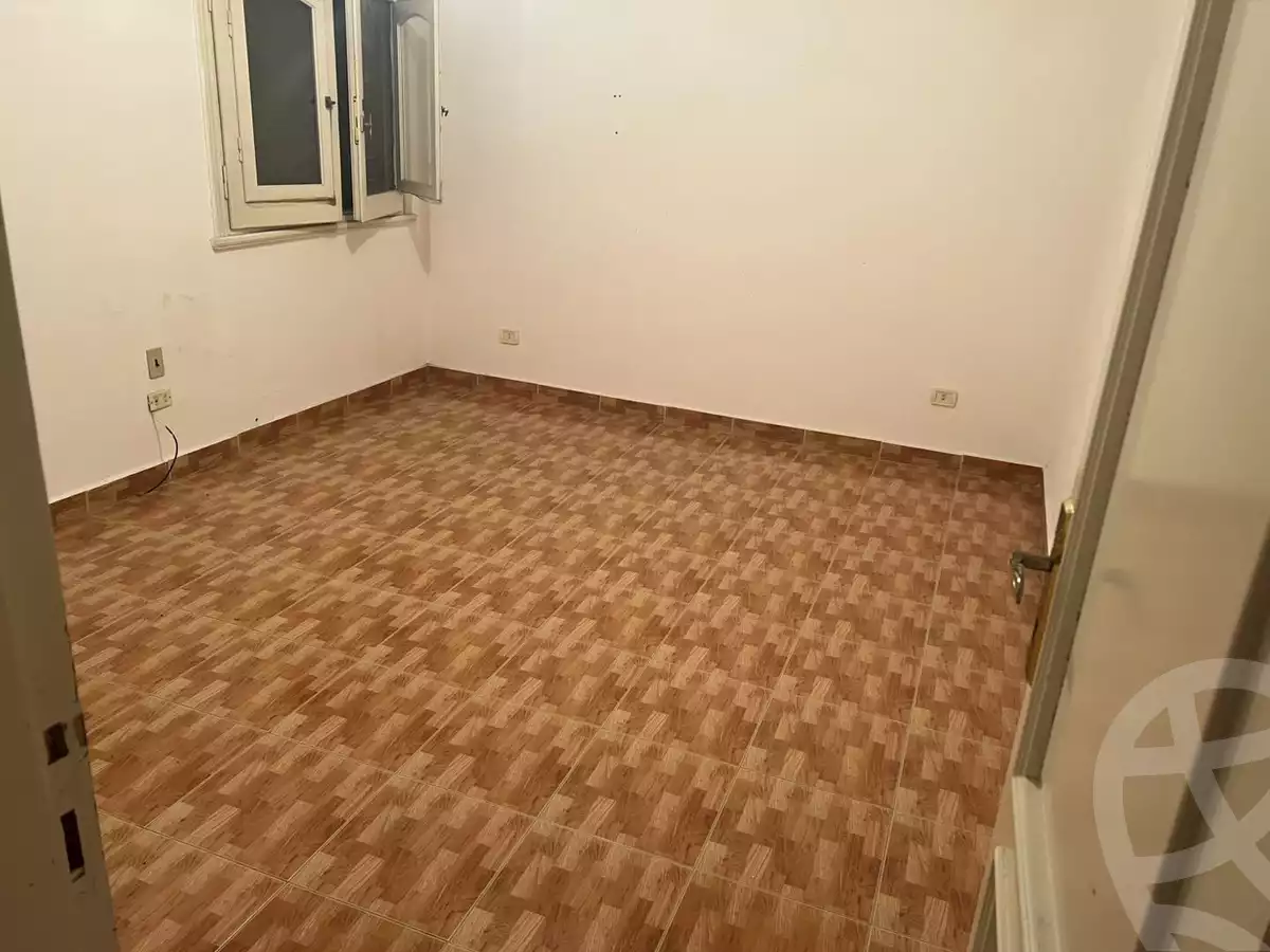 https://aqarmap.com.eg/ar/listing/6087432-for-rent-cairo-mokattam-lhdb-l-ly-shr-17