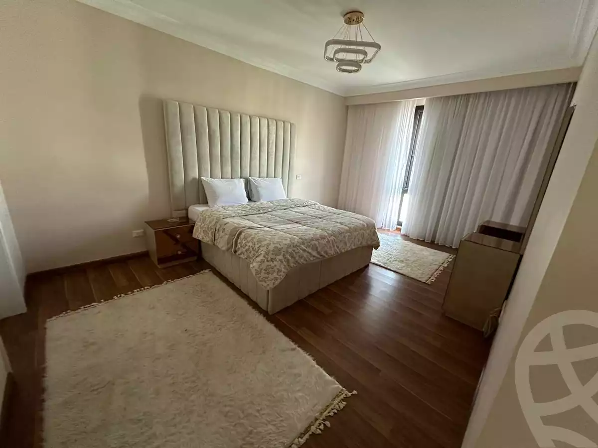 https://aqarmap.com.eg/ar/listing/6087451-for-rent-cairo-el-sheikh-zayed-city-compounds-kmbwnd-wyst-twn-swdyk
