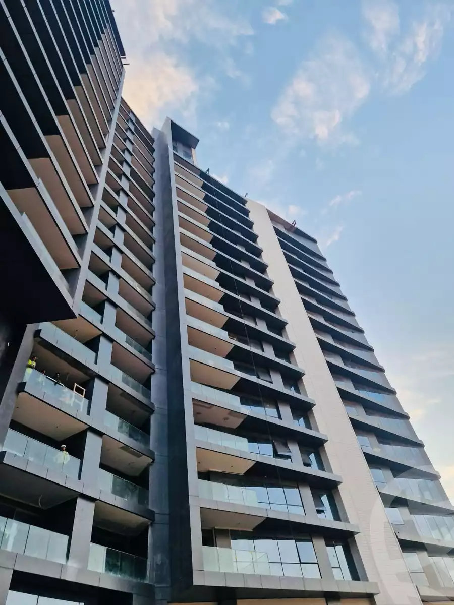 https://aqarmap.com.eg/en/listing/6092581-for-sale-cairo-el-sheikh-zayed-city-compounds-zyd-wr-llttwyr-the-village-views