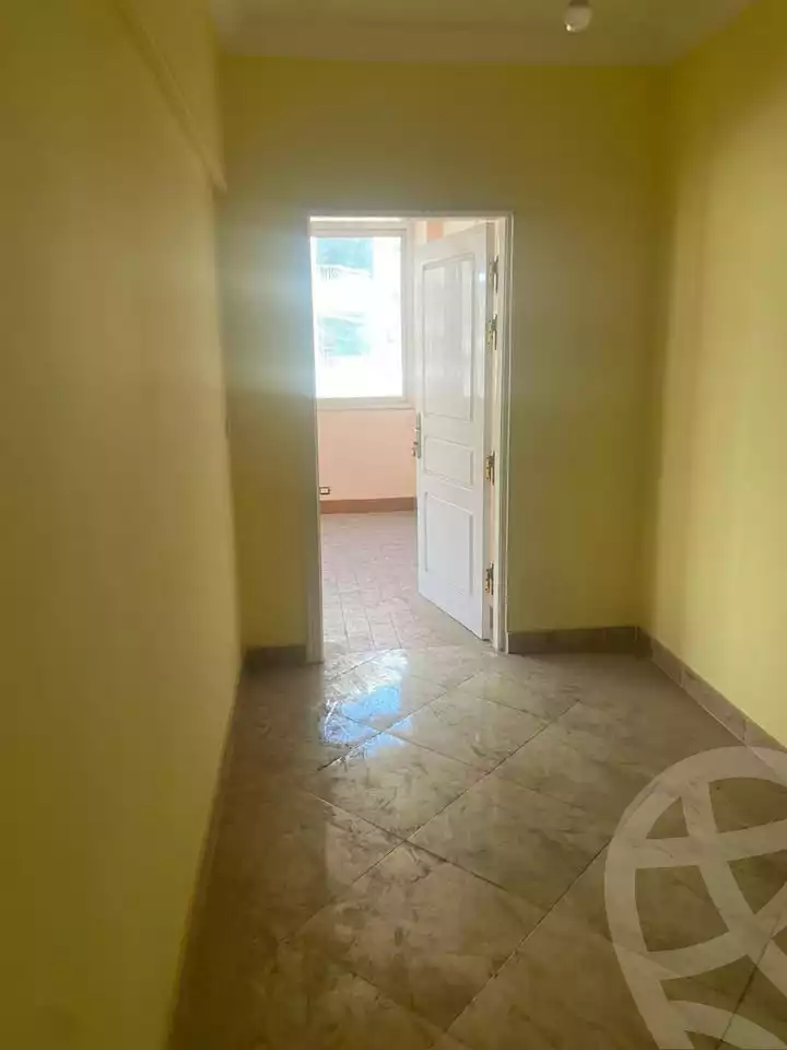 https://aqarmap.com.eg/en/listing/6096133-for-sale-cairo-mokattam-lhdb-l-ly-el-naforah-square