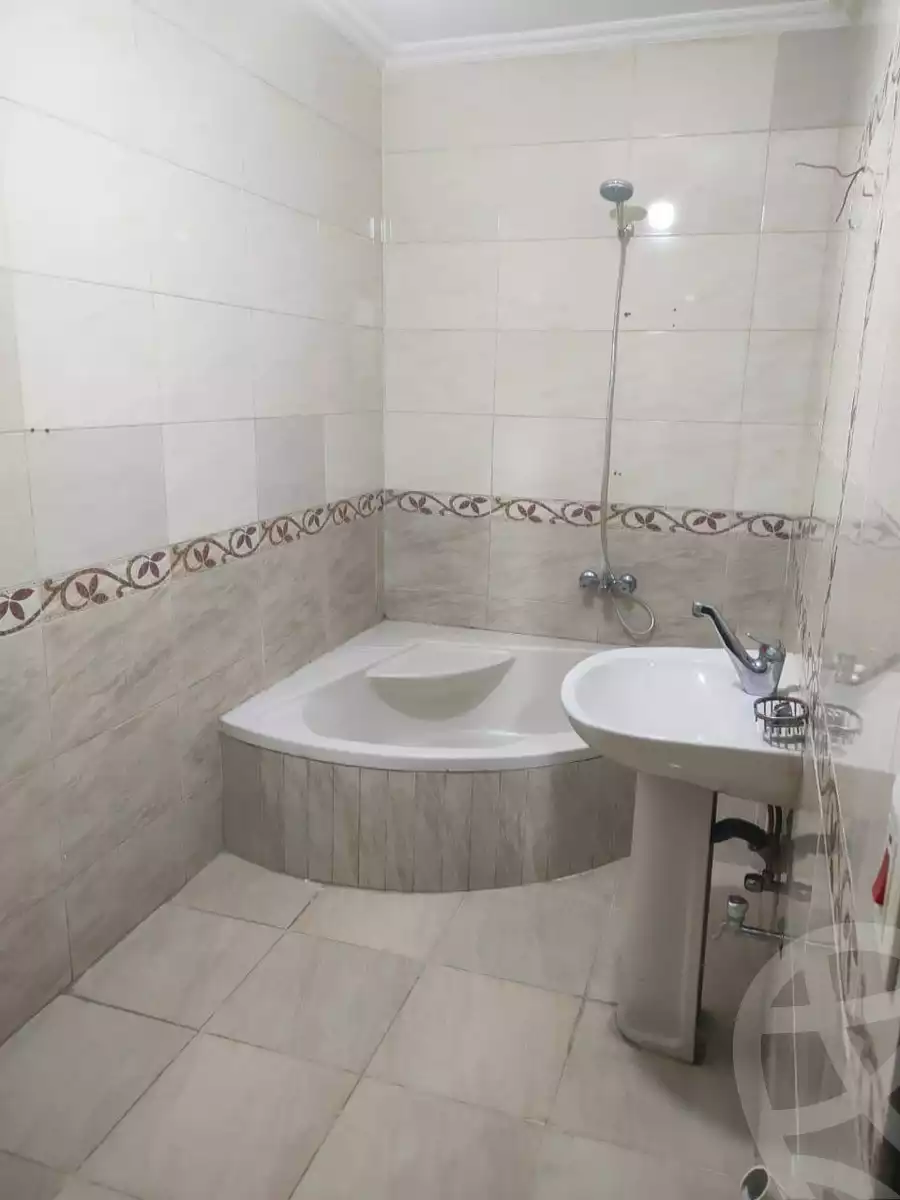 https://aqarmap.com.eg/en/listing/6096622-for-sale-cairo-helwan-helwan-el-sharkeya-mostafa-safwat-st