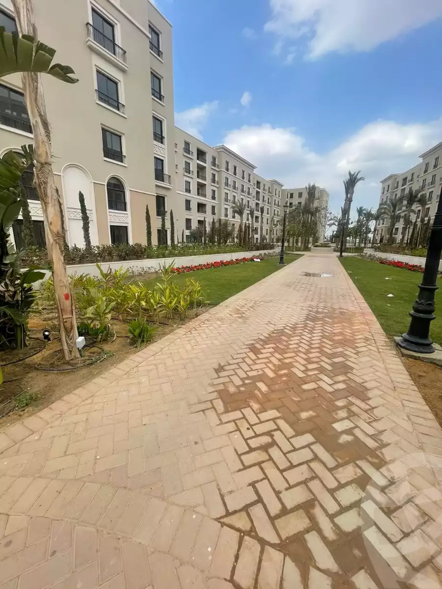 https://aqarmap.com.eg/en/listing/6105237-for-sale-cairo-el-sheikh-zayed-city-compounds-kmbwnd-fyldj-wyst-dr-llttwyr