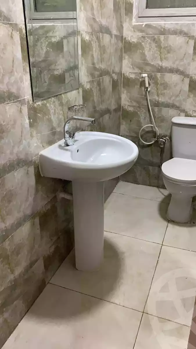 https://aqarmap.com.eg/en/listing/6105689-for-rent-cairo-new-cairo-first-settlement-mhwr-mstfy-kml