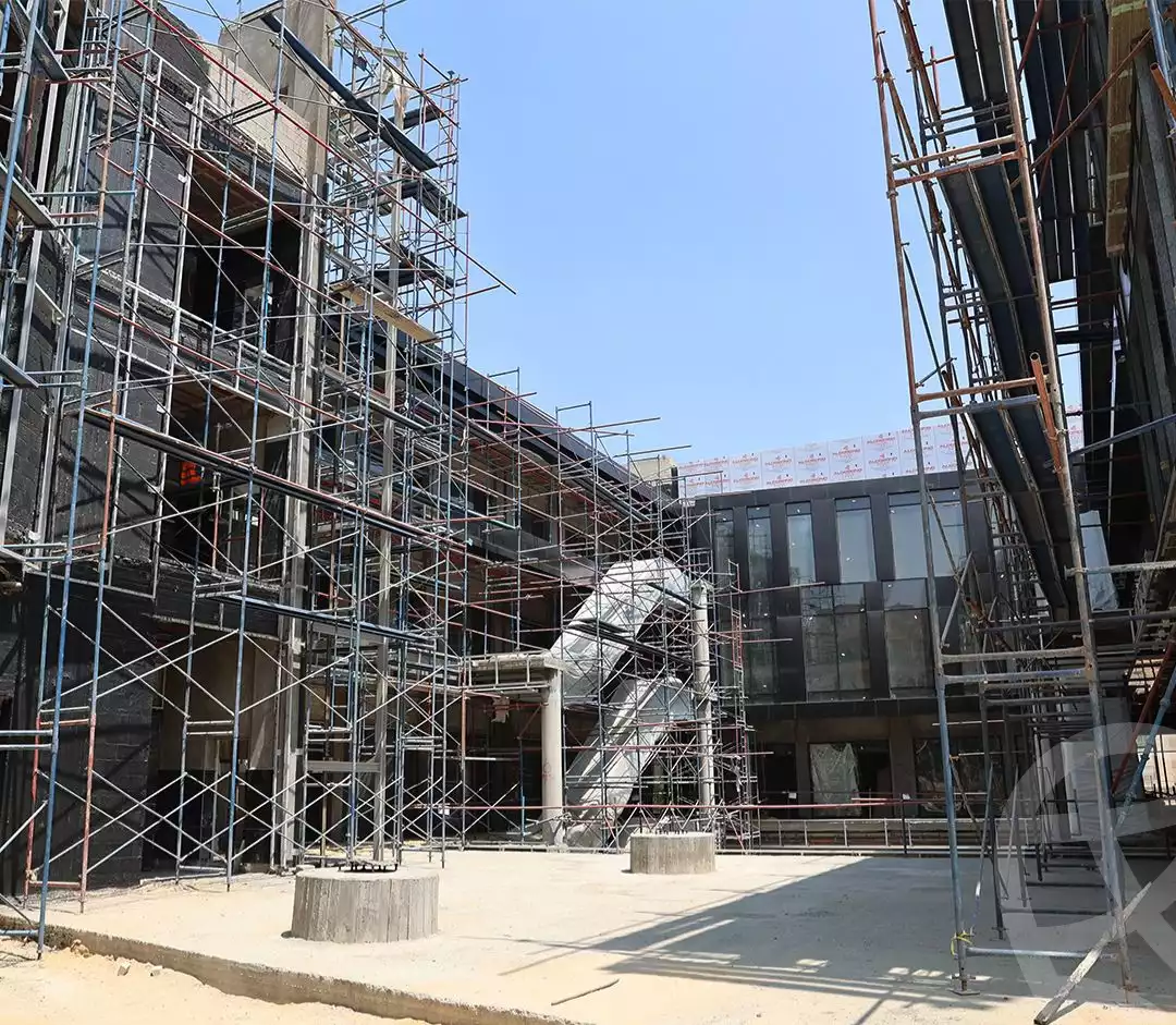 https://aqarmap.com.eg/ar/listing/6105749-for-sale-cairo-new-cairo-compounds-n-skwyr-mwl-nfynyty-llttwyr