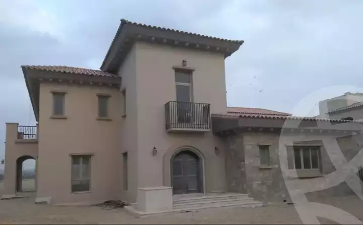 https://aqarmap.com.eg/ar/listing/6108886-for-sale-cairo-mokattam-compounds-uptown-cairo