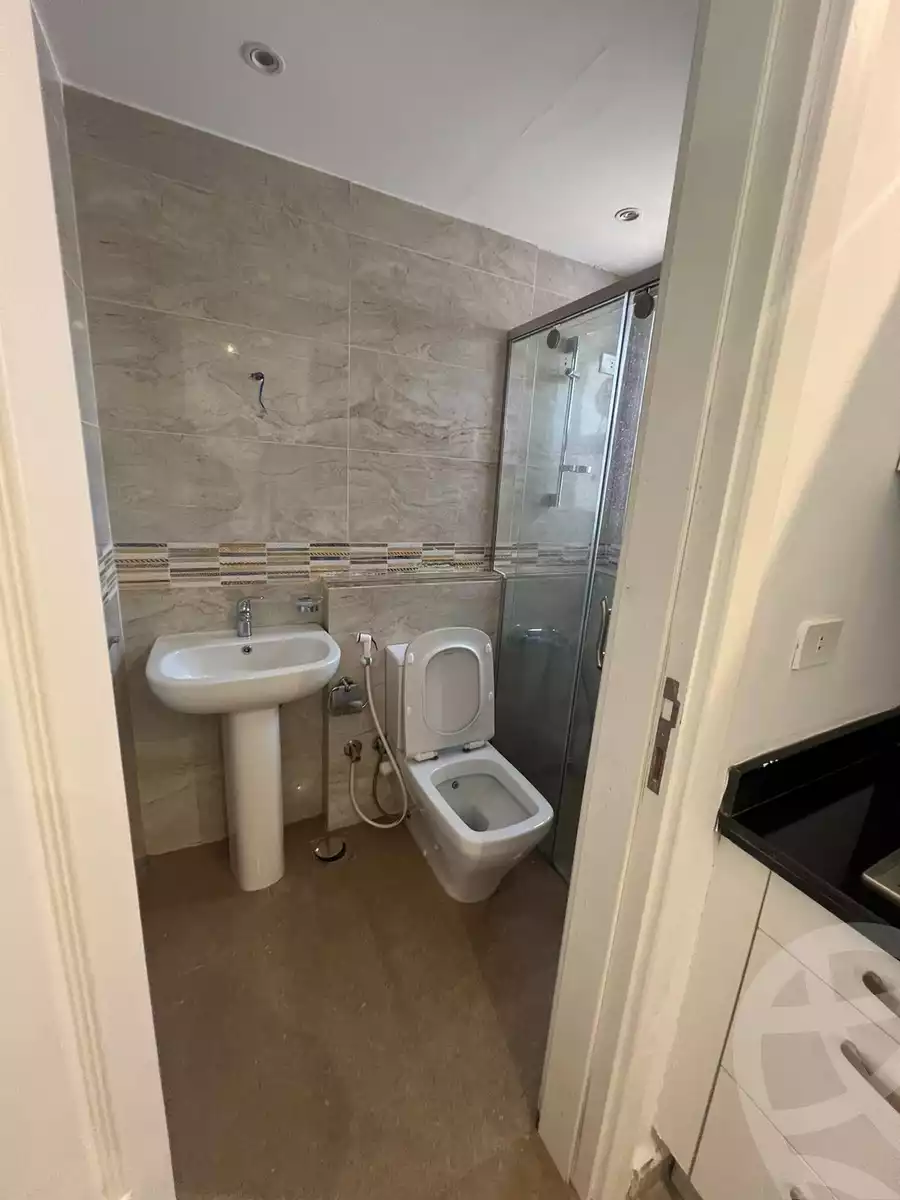 https://aqarmap.com.eg/en/listing/6113069-for-rent-cairo-el-sheikh-zayed-city-compounds-kmbwnd-wyst-twn-swdyk
