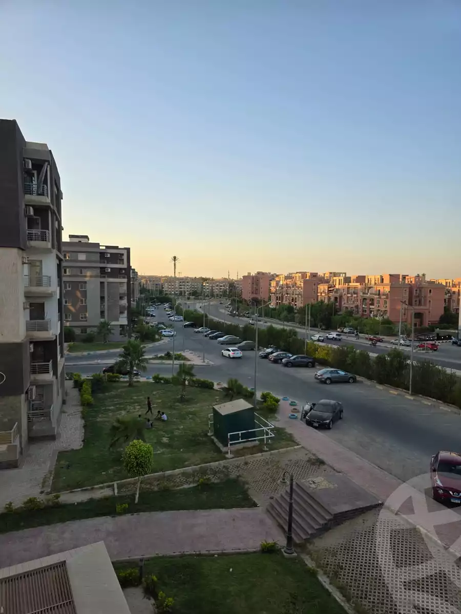 https://aqarmap.com.eg/en/listing/6114370-for-sale-cairo-el-sheikh-zayed-city-compounds-dr-msr