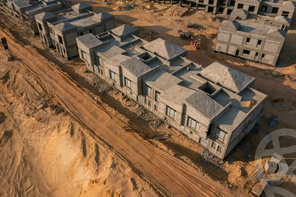 https://aqarmap.com.eg/en/listing/6118547-for-sale-cairo-el-sheikh-zayed-city-compounds-kmbwnd-fyldj-wyst-dr-llttwyr