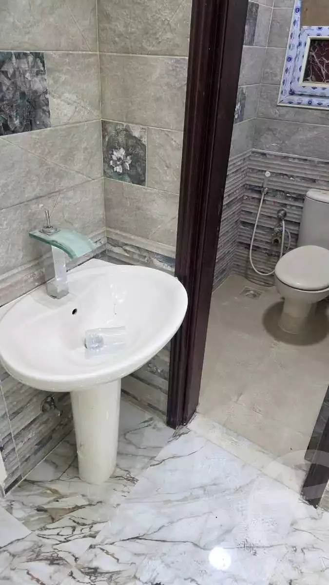 https://aqarmap.com.eg/en/listing/6120649-for-sale-sharqia-zagazig-zagazig-city-al-shahid-taiar-ahmed-bakr-st